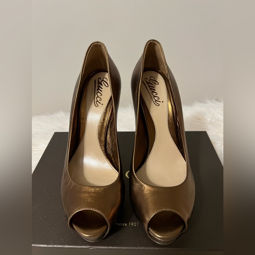 Gucci Heels - Picture 2 of 4